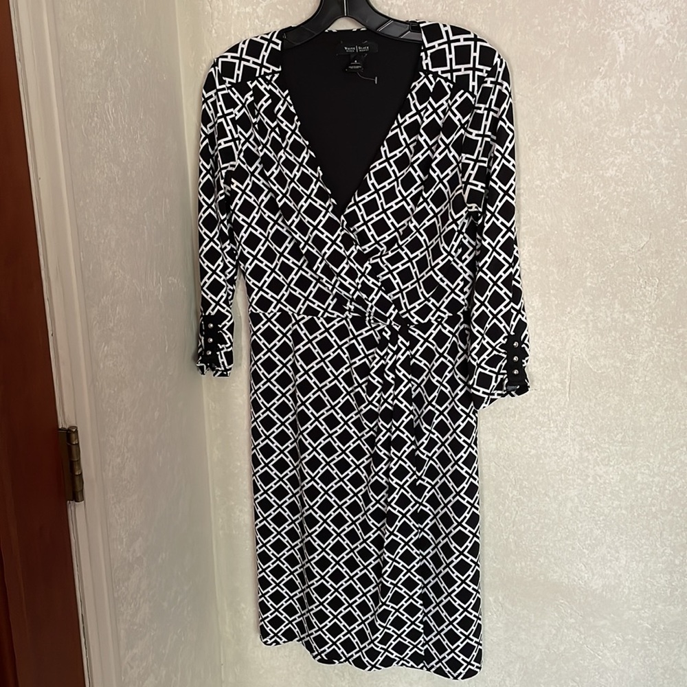 White House Black Market Geo Print Faux Wrap-Front Dress 4 - Picture 4 of 8